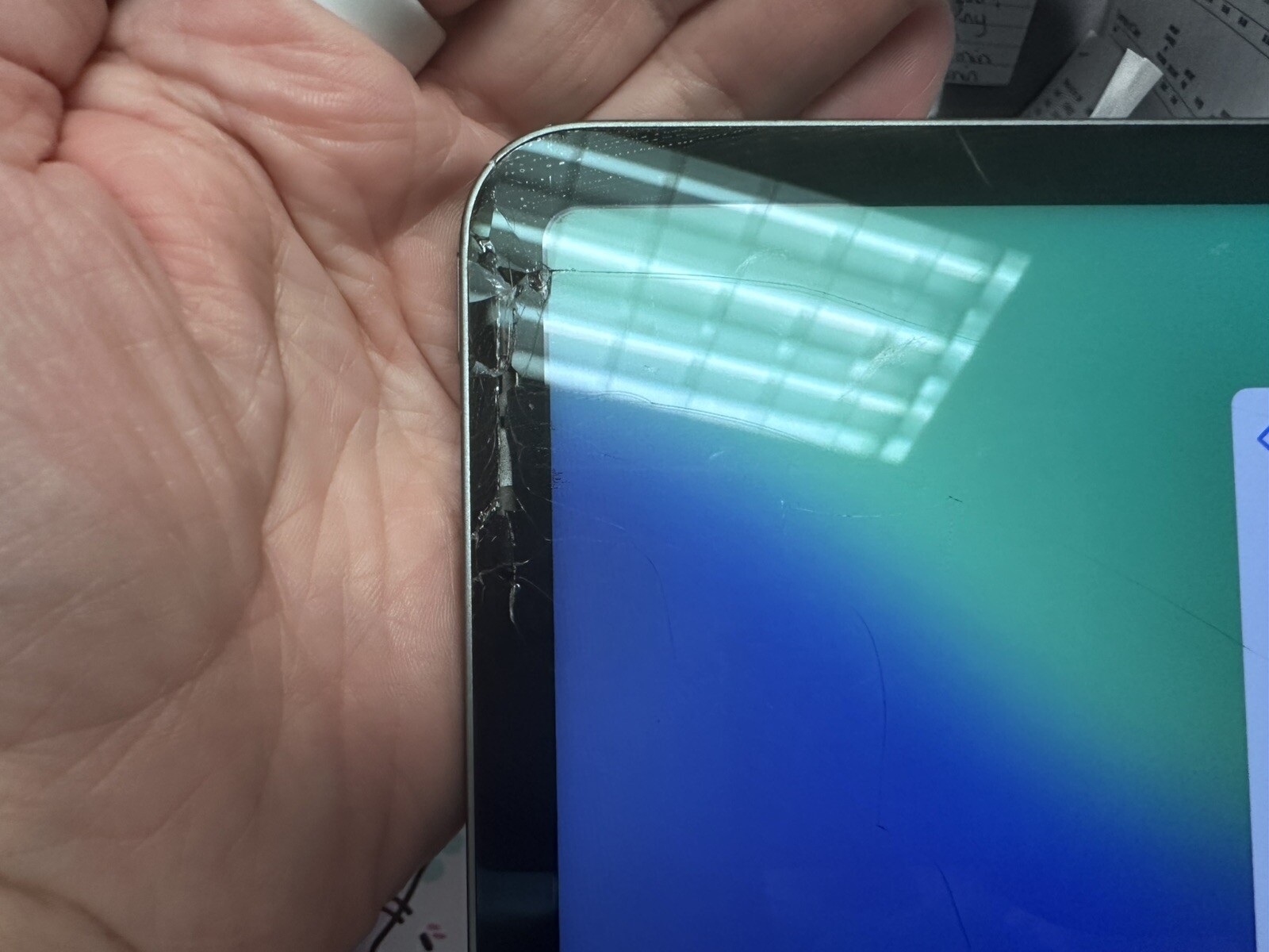 iPad Pro 12.9 And Magic Keyboard, Screen Needs To Be Replaced-image