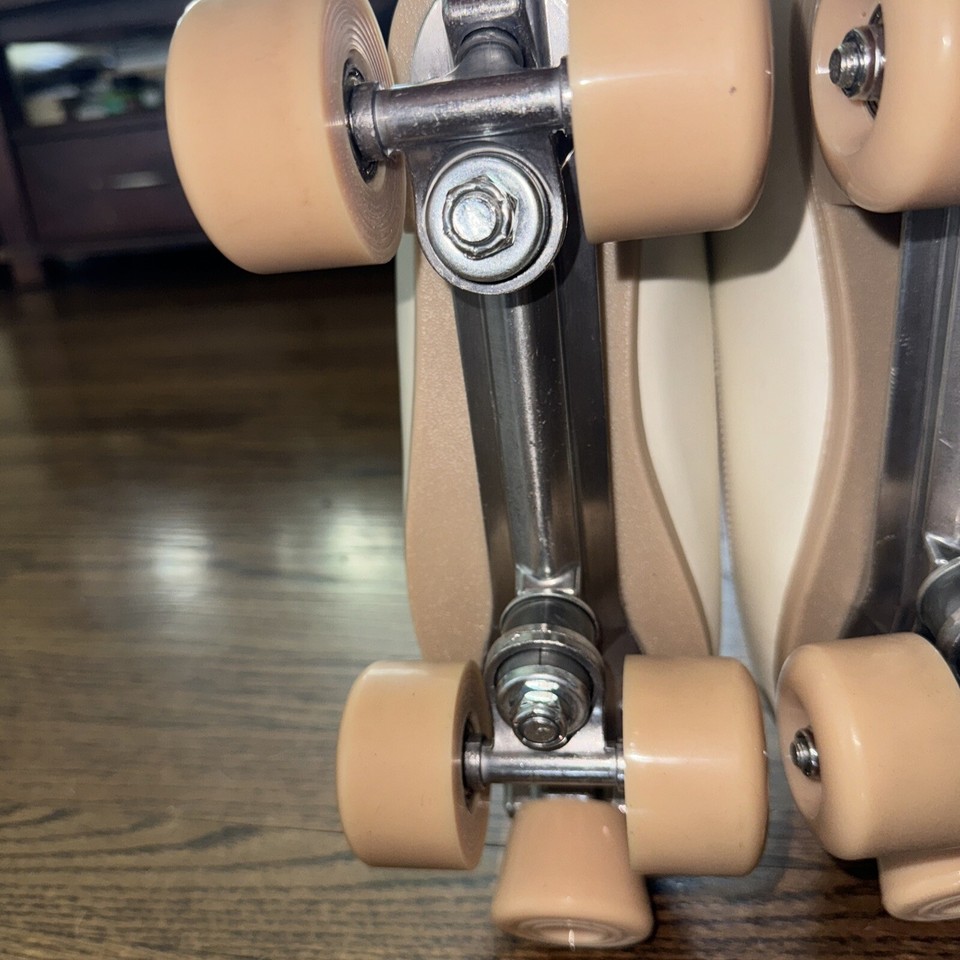 Altar'd State Roller Skates Size Women’s 9 Pink White Cream Front Stop