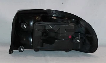 Conjunto de luz trasera exterior izquierda TYC para Chevrolet Classic 2004-2005 Foto 2 de 2