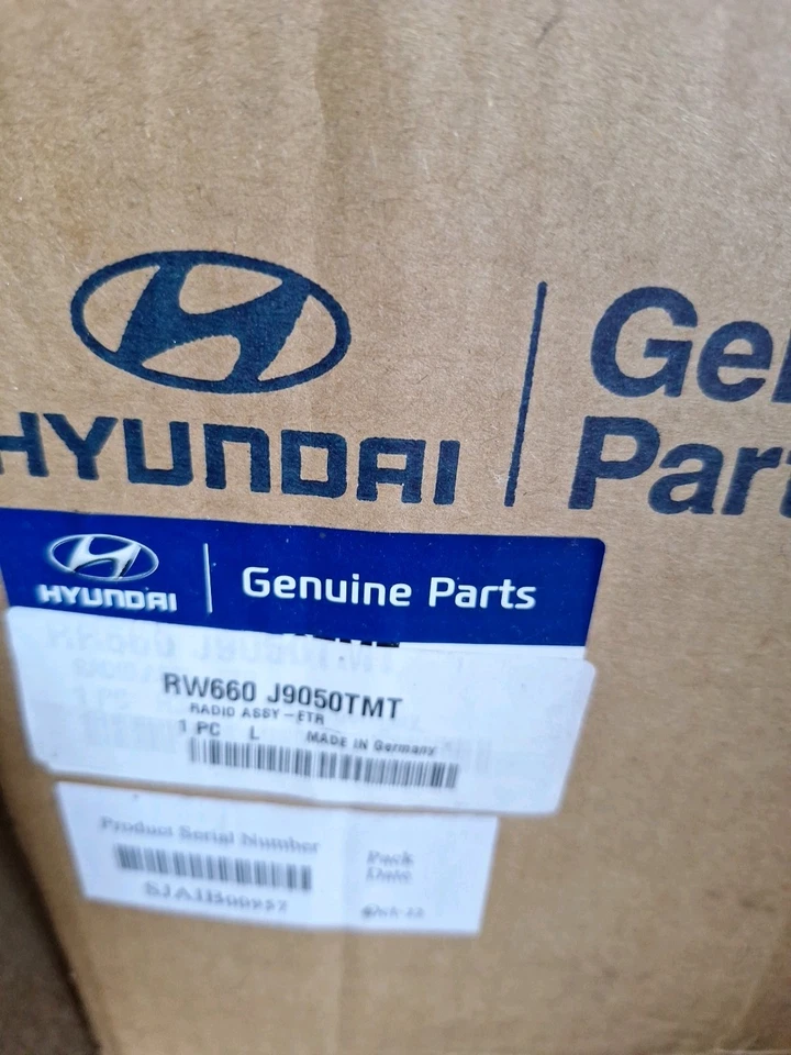 New GENUINE HYUNDAI KONA AUDIO & SAT NAV DISPLAY SCREEN 96160j9050tmt  - Image 3 of 4