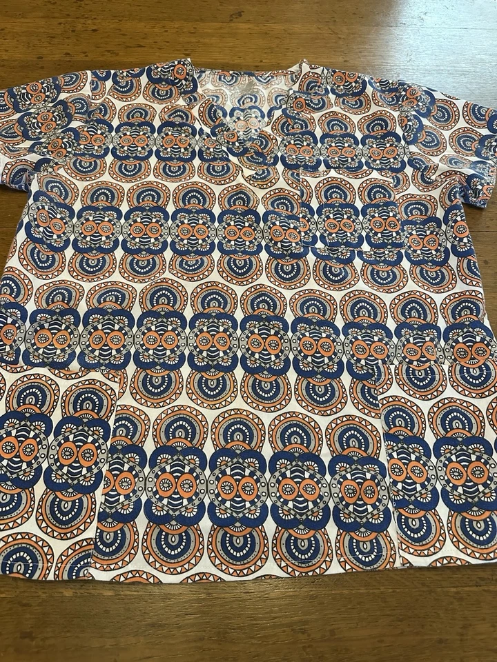 Lot of 3 Women's Scrubs Tops Bundle Size Large Patterned Various Brands - Image 2 of 4