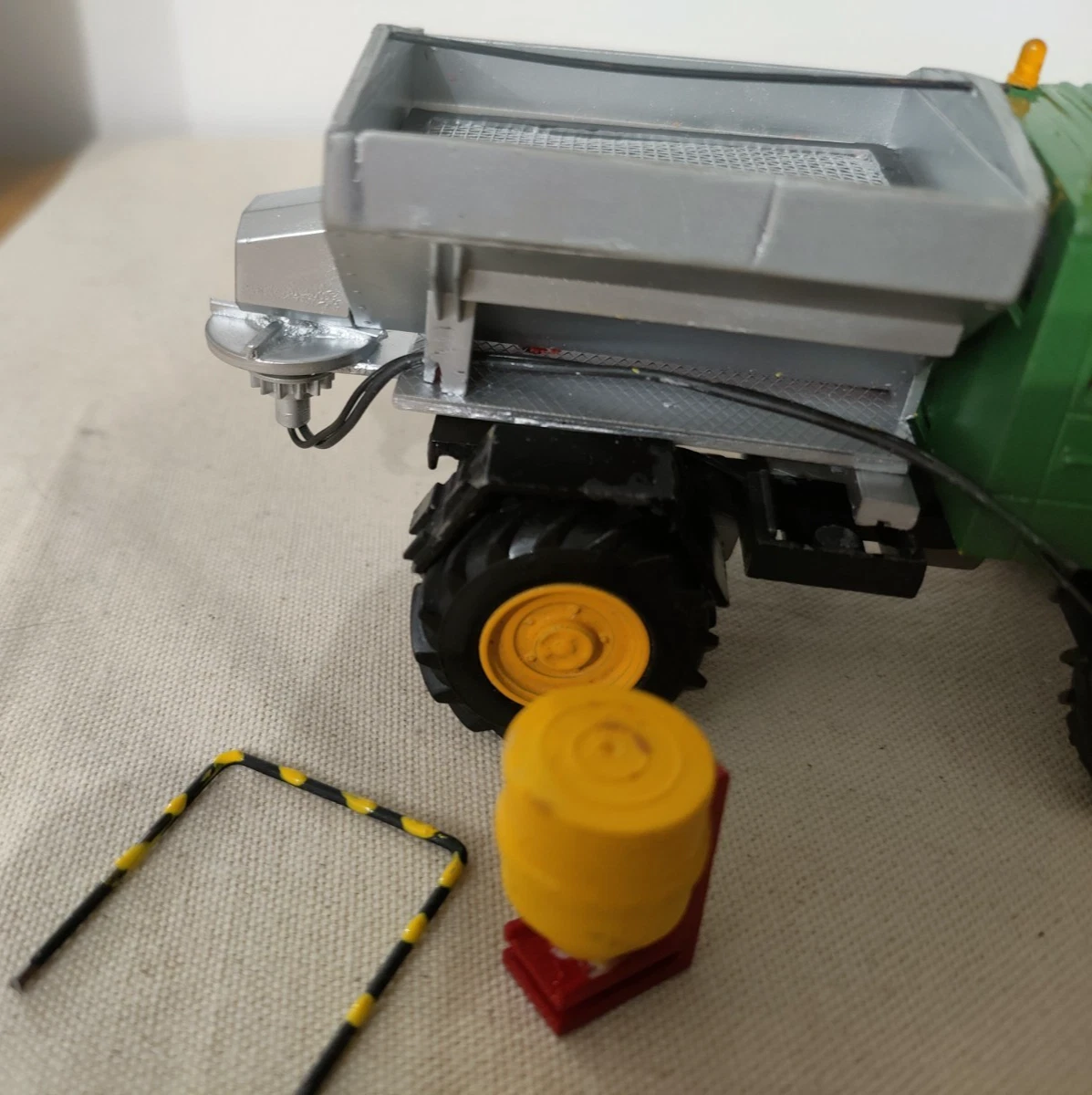 REMORQUE BENNE AUTREFOIS SIKU TRACTEUR FERME 1/32 AGRICOLE FERME