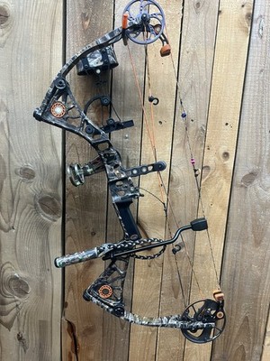 Mathews DXT Right Hand 60/30 fully loaded w/ Mathews DXT Case