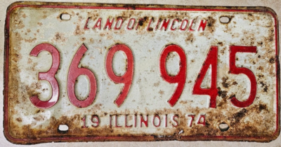 ILLINOIS 1974 rusted worn License plate 369 945 red and white auto