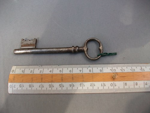 ANCIENNE CLÉ DE serrure / déco maison EUR 10,00 - FR
