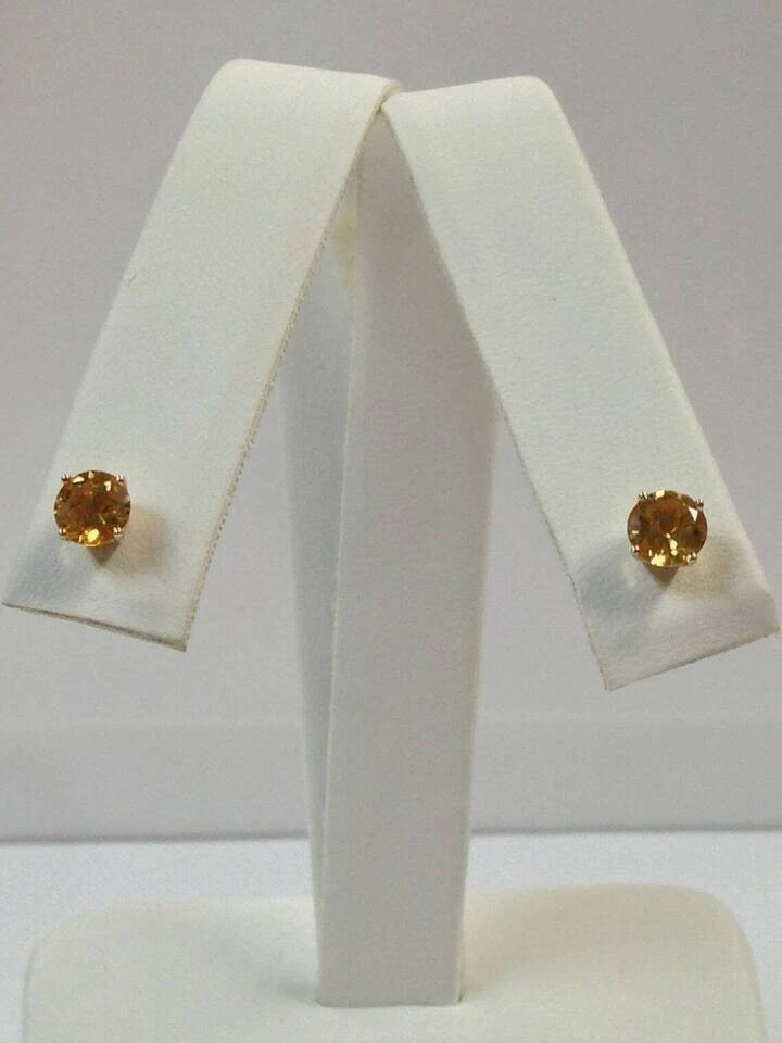 Pendientes redondos de diamantes citrinos creados en laboratorio de 1,50 quilates enchapados en oro amarillo de 14 quilates para mujer Foto 3 de 4