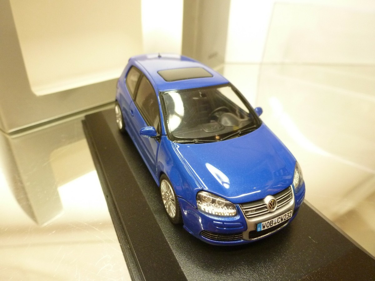 MINICHAMPS VW VOLKSWAGEN GOLF R32 - BLUE 1:43 rare - VERY GOOD IN