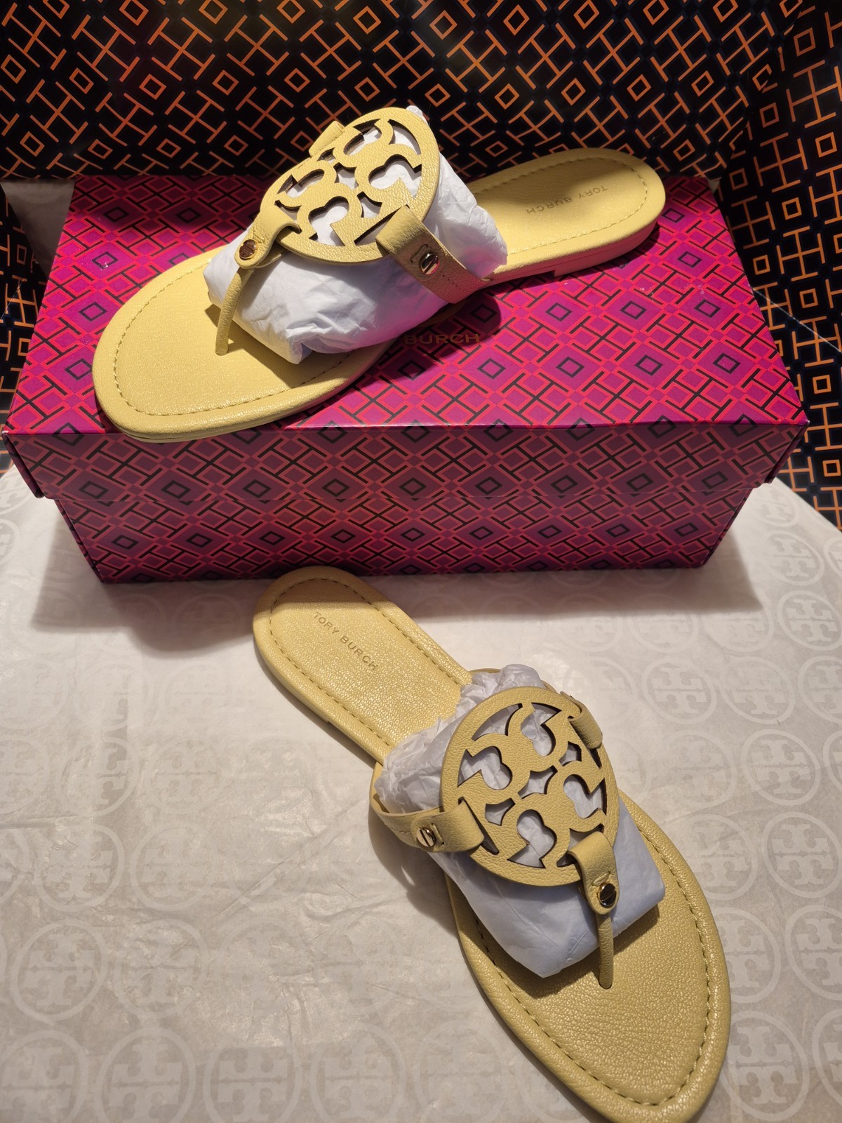 TORY BURCH MILLER SANDALS IN TUMBLED LEATHER;PALE BUTTER;SZ 9M;NIB;Ret: $298 thumbnail 11