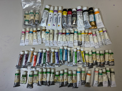 82 tubes of Holbein and other Asian watercolour paints