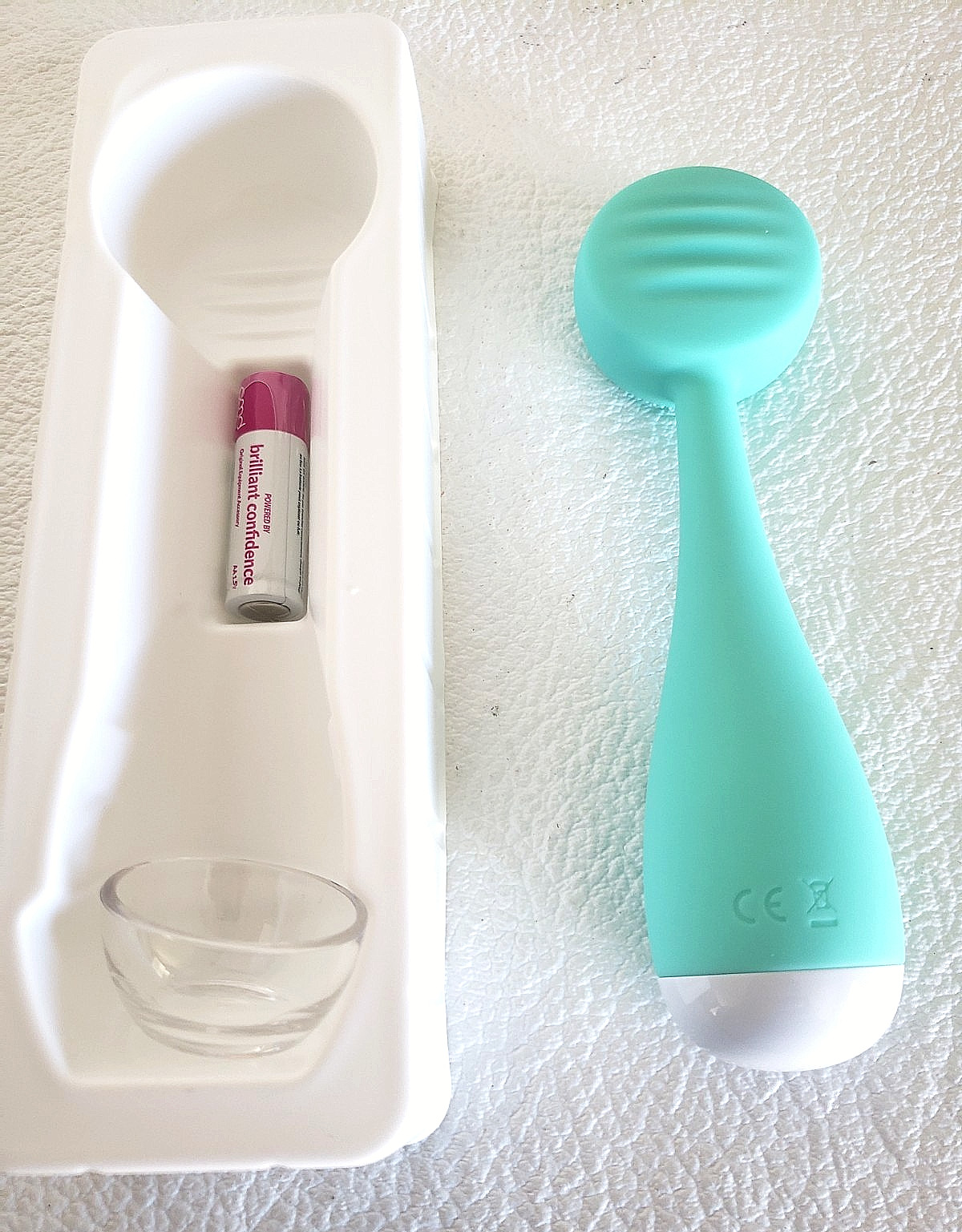 PMD Clean Smart Facial Cleansing Device SonicGlow Technology Silicone New w/ Box