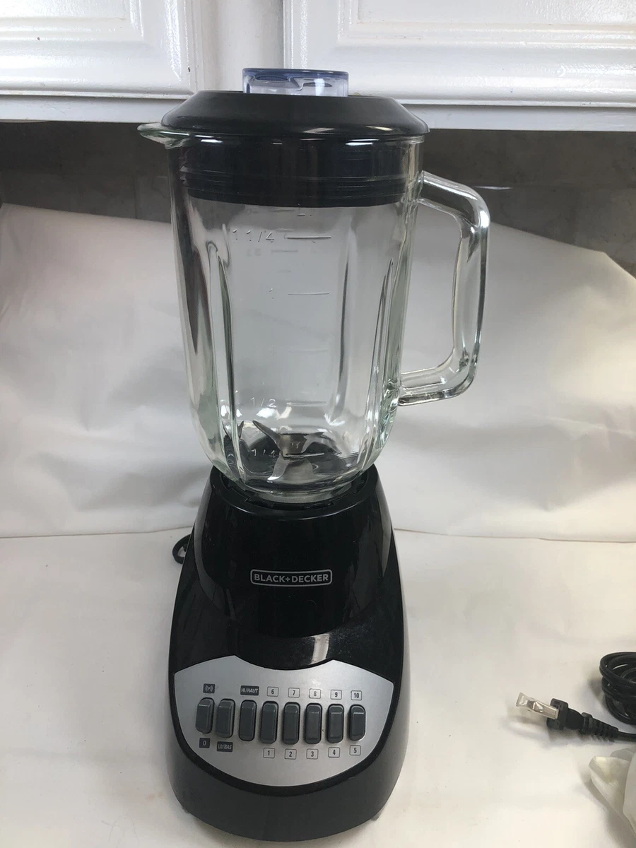 Black And Decker Blender W/Glass Jar Model BL2010BG 5 Cup Works Great