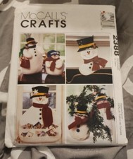 McCall's Pattern 2388 SNOWMAN CHRISTMAS - Stockings, Wreaths, Decorations Uncut