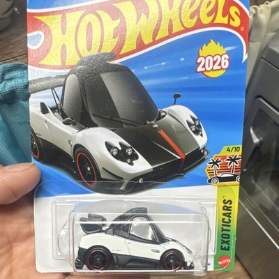 Hot Wheels Exoticars Pagani Zonda Cinque 1:64 White/Black Diecast Car 2026