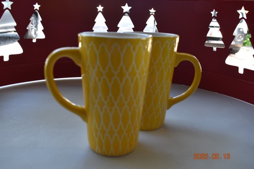 2 ~ Latte Coffee Mugs Yellow/White Embossed Geometric Links 6"H Stoneware 16oz - Picture 3 of 9