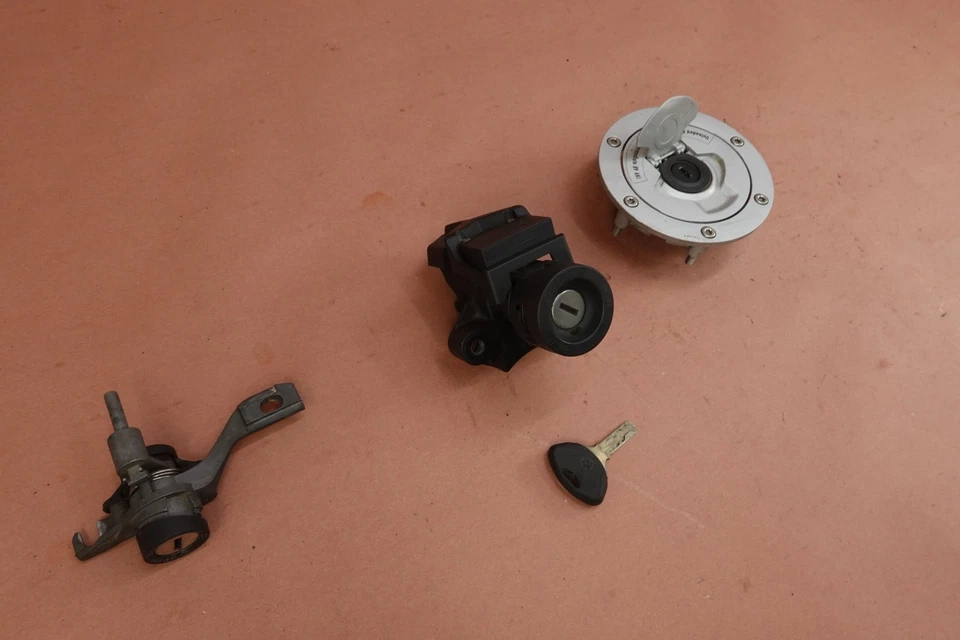 BMW R1200GS 2007 07-09 Juego de llaves de encendido tapa de gas Foto 4 de 4