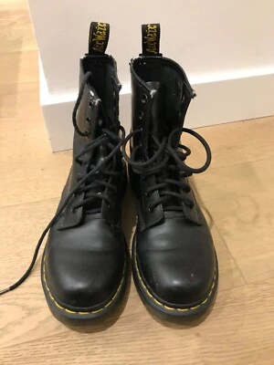 dr martens matt black