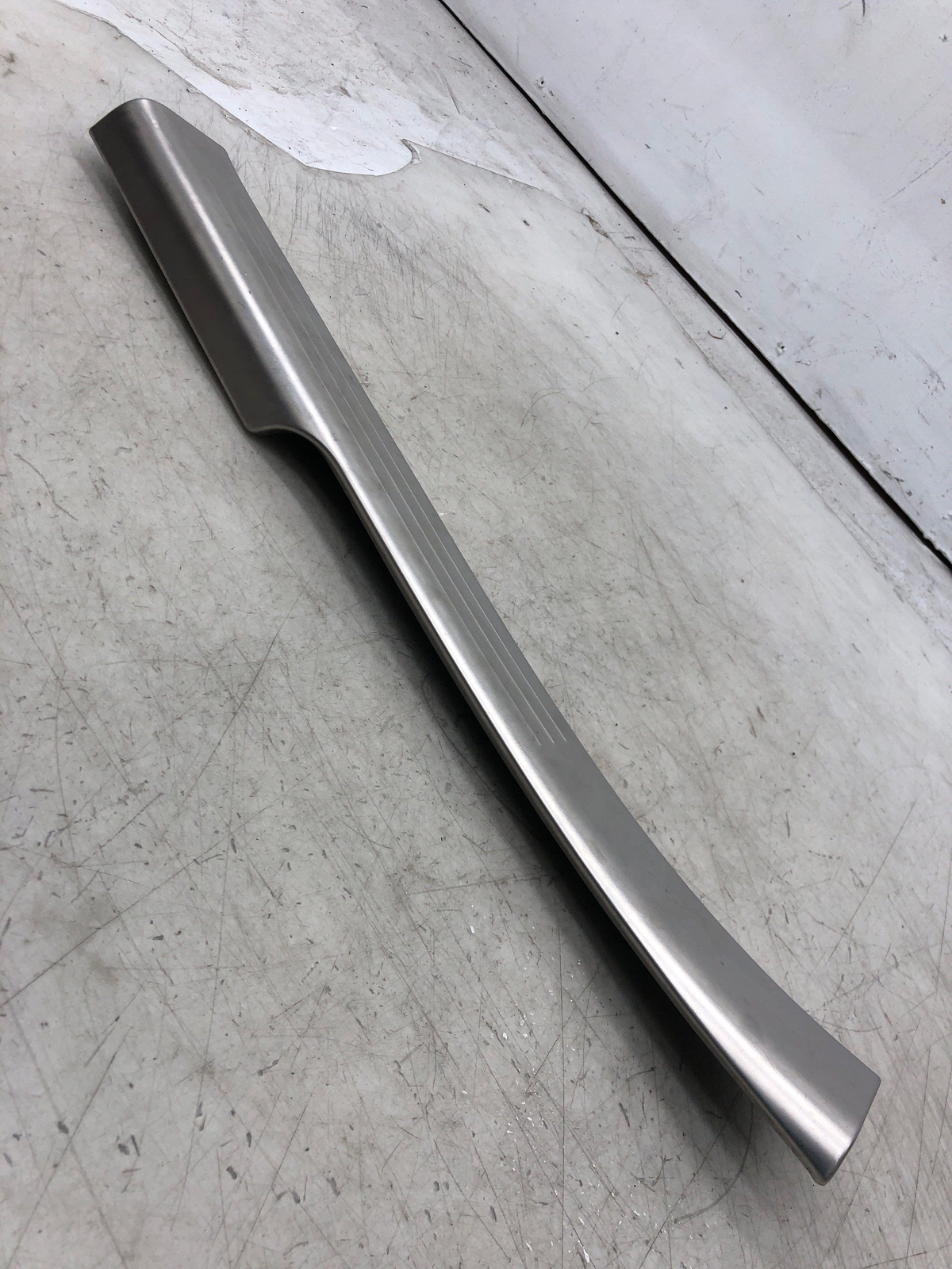 2006-2012 BENTLEY CONTINENTAL RIGHT REAR SILL SCUFF PLATE COVER PANEL *SCRATCHES
