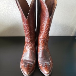 lucchese 1883 lizard boots