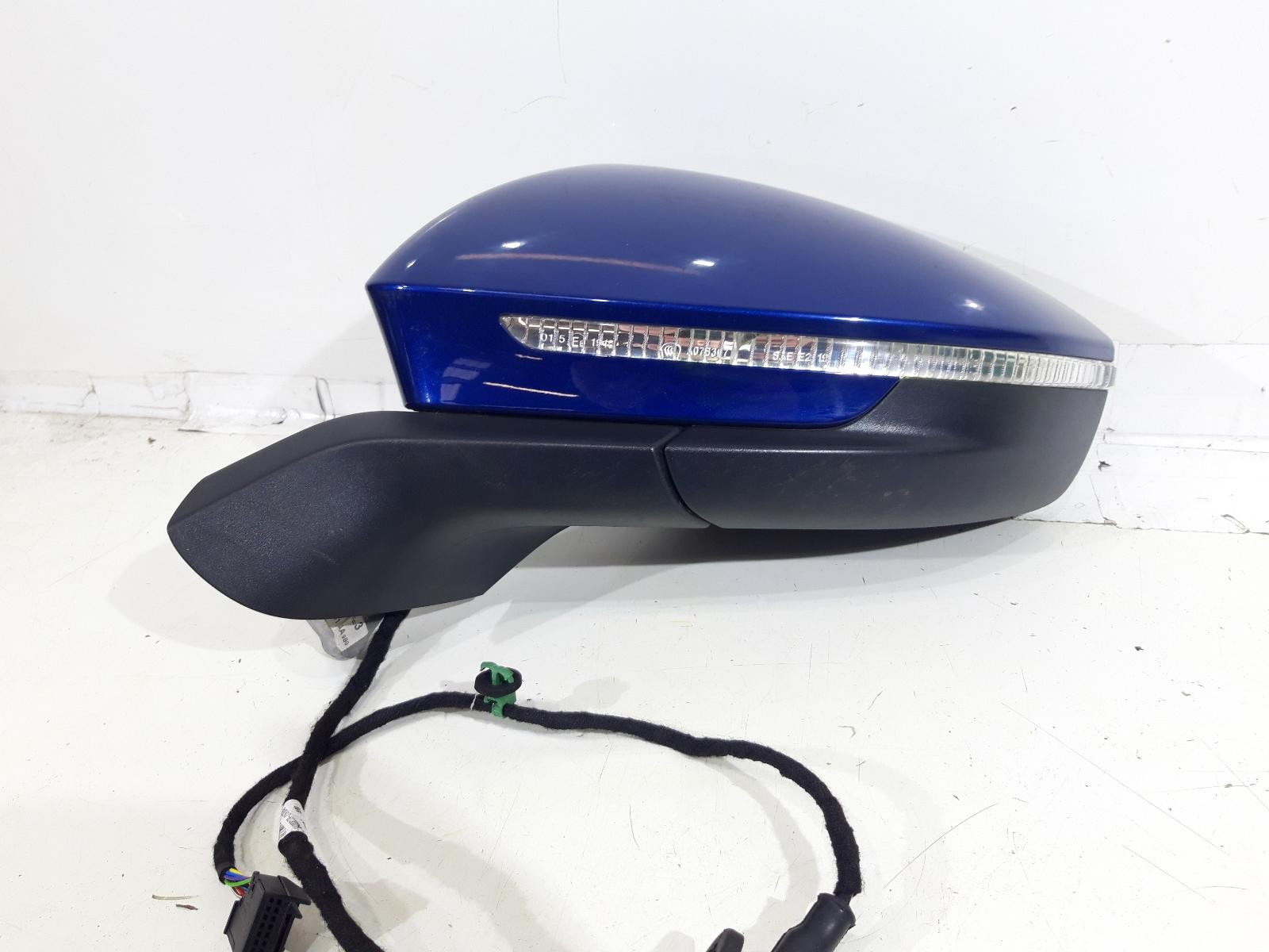 2022 VOLKSWAGEN ID.4 WING MIRROR N/S LEFT 11C857501AA 9 WIRE CAMERA *SLIGHT DAMA