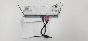 AUDI A4 Avant 8ED, B7 Antennenverstärker  8E9035225P 2.70 Diesel 2007 33272438