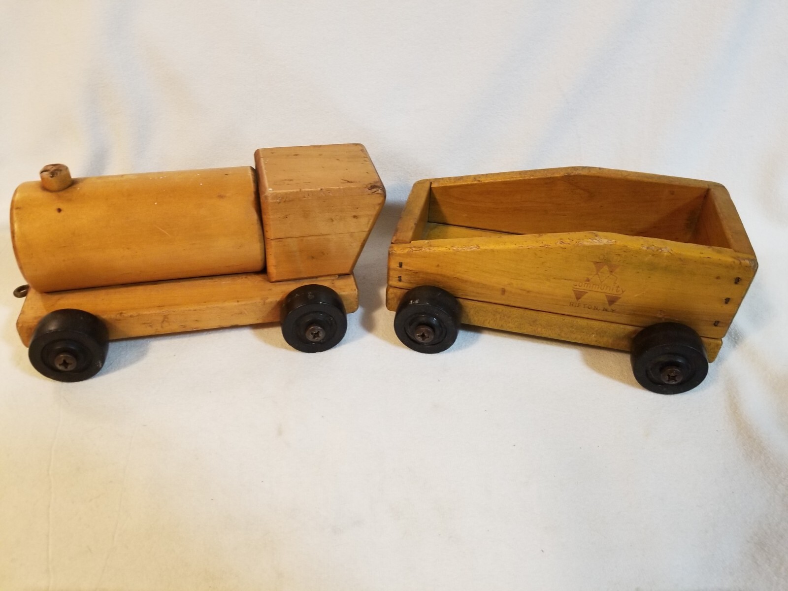 Vintage Community Playthings Wood Rifton NY Solid Maple USA Train Set Super