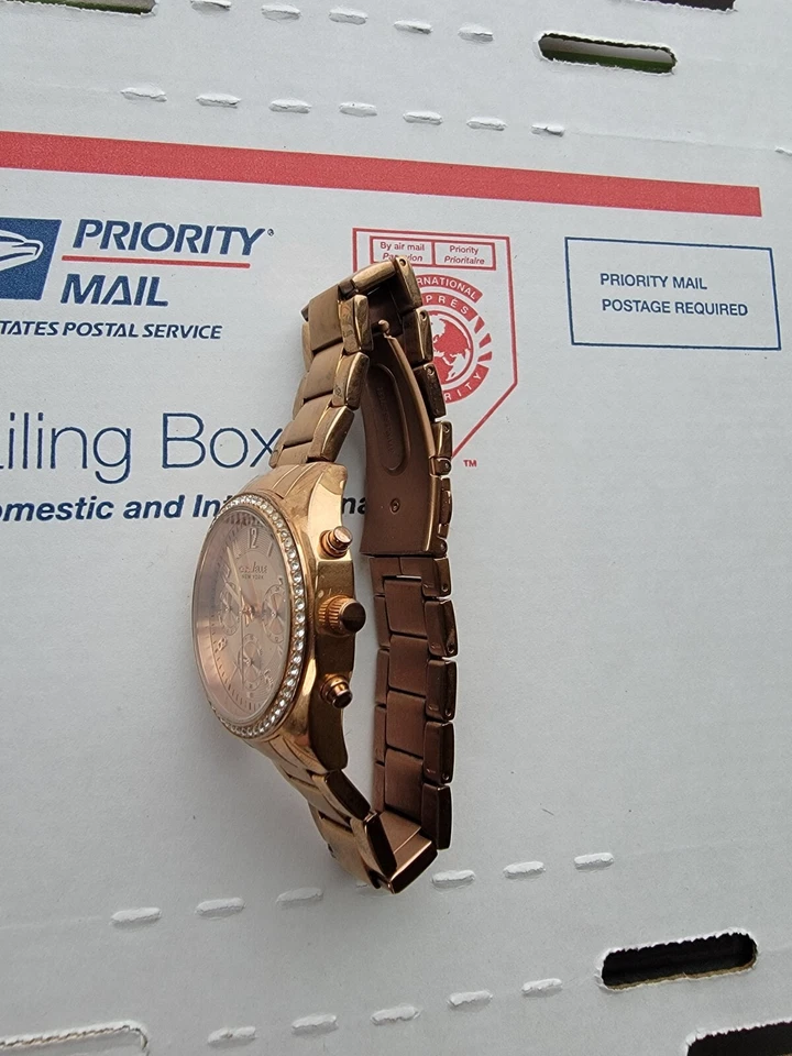 Relógio de pulso feminino Caravelle New York 44L117 ouro rosa aço inoxidável - Imagem 4 de 4