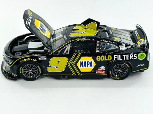 Filtros Chase Elliott 2024 Napa Gold 1:24 Elite Nascar Diecast - Imagen 2 de 4