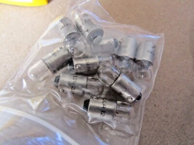 PKW NKW Glühbirne Glühlampe Innenraumleuchte Innenlicht 12V 2W BA9s Hella 10x - Bild 1 von 4