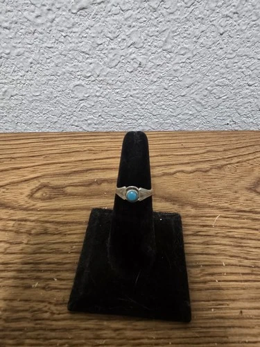 Ring Women's Sterling Size 6.25 Vintage Silver Band w/ Turquoise Colored Stone