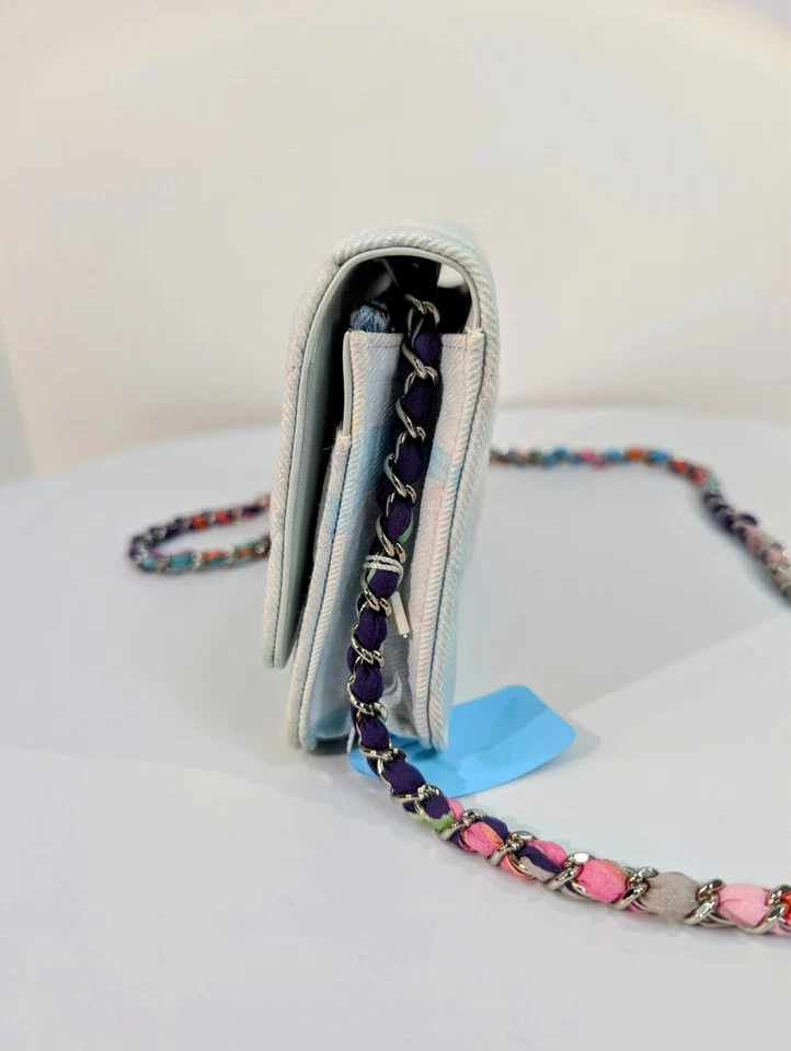 Chanel Azul Claro Jungle Jeans Acolchado Tela Billetera con Cadena (WOC) Foto 4 de 4