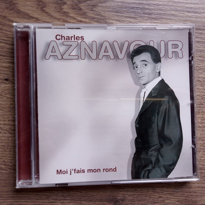 Charles Aznavour - Moi Je Fais Mon Rond