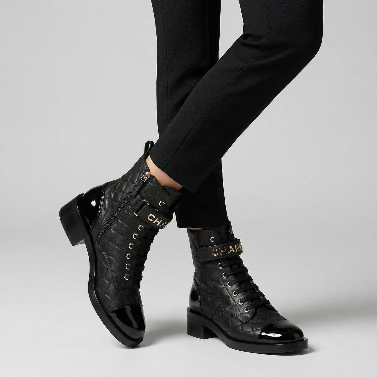 Chanel 45 mm Adventure LU Quilted Leather Black Boots in size EU