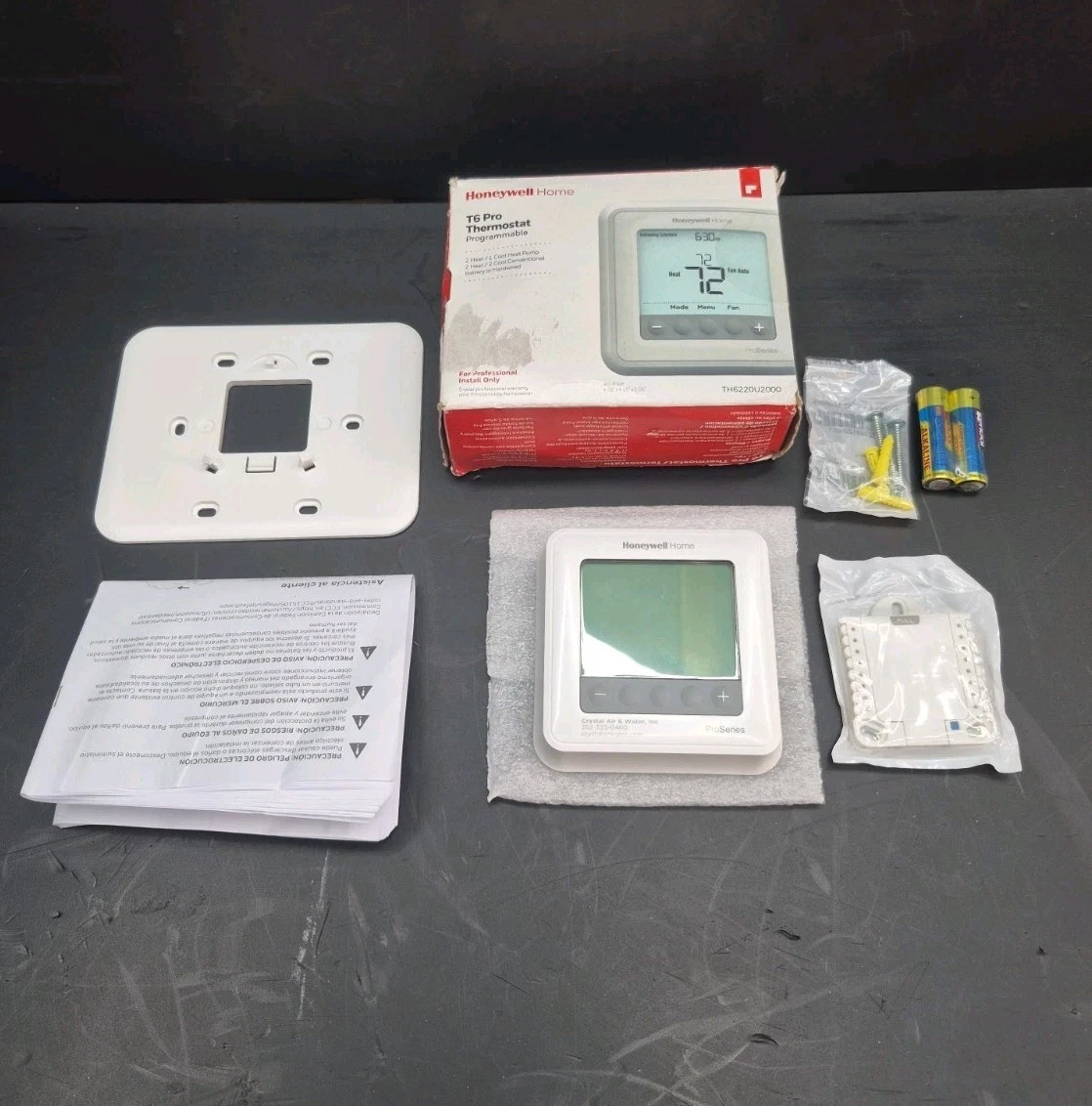 Honeywell TH6220U2000 T6 Pro Programmable Thermostat, White