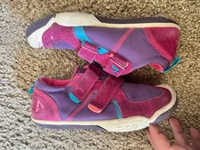 Plae Little Girl TY fuchsia/purple Strappy Sneakers US 13.5