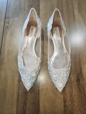Badgley Mischka Gigi Crystal Flats Sz 8.5 Pointed Toe Tan Open Sides