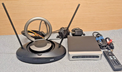 RCA ANT501 Indoor HDTV Antenna w/ Digital Converter Box STB7766G1 Remote Cables