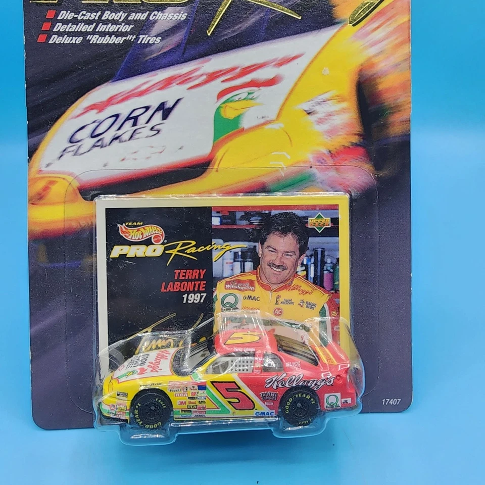 Team Hot Wheels Pro Racing Terry Labonte #5 Kelloggs 1997 Nascar Diecast con tarjeta Foto 3 de 4