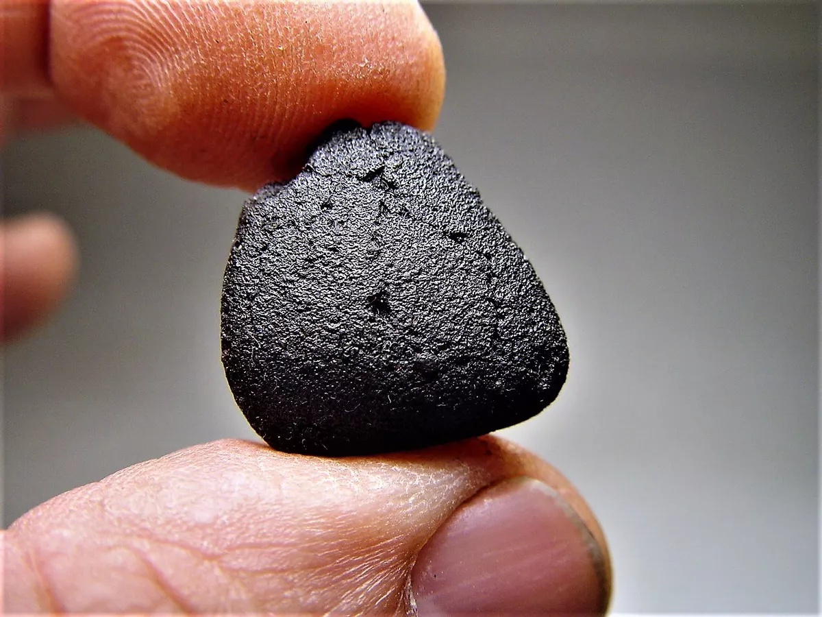 GREAT DEAL! SUPER RARE CLASS! ORIENTED NWA 14139 C3 UNGROUPED METEORITE! 5.1 GMS