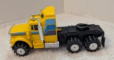 Schaper Stomper SEMIS Yellow Kenworth Road King 1980's Motor and Lites work
