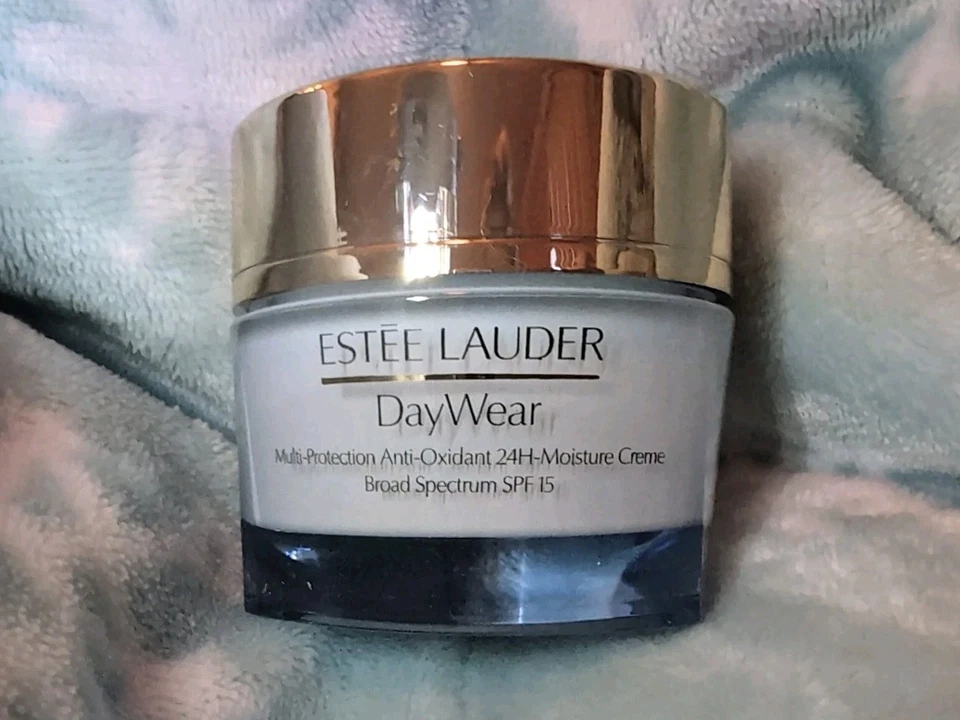 Estee Lauder Daywear Multi Protection Anti-Oxidant Creme SPF 15 - 1.7 oz/50ml - Image 2 of 4
