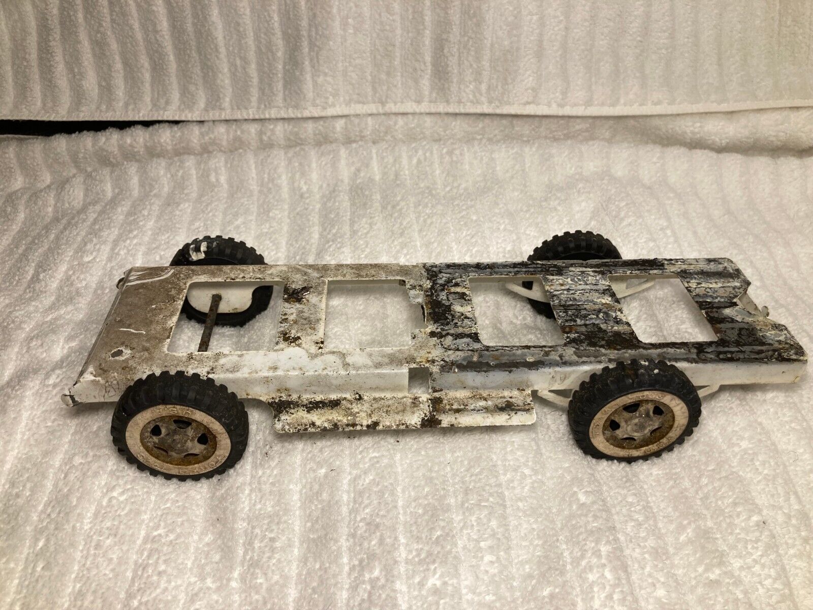 Tonka Pickup Wrecker Tow Truck Frame Wheel Base Part 1960's