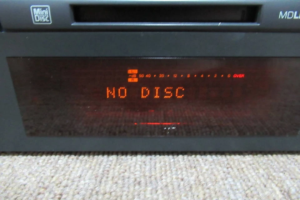 Tascam MD-350 Mini Disc Player Recorder MD Deck - Photo 2/4