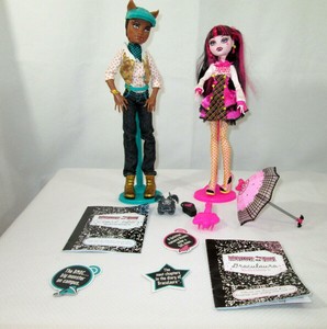 muñecas de draculaura