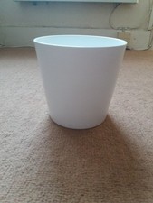 Round Ceramic Plant Pot Smooth White