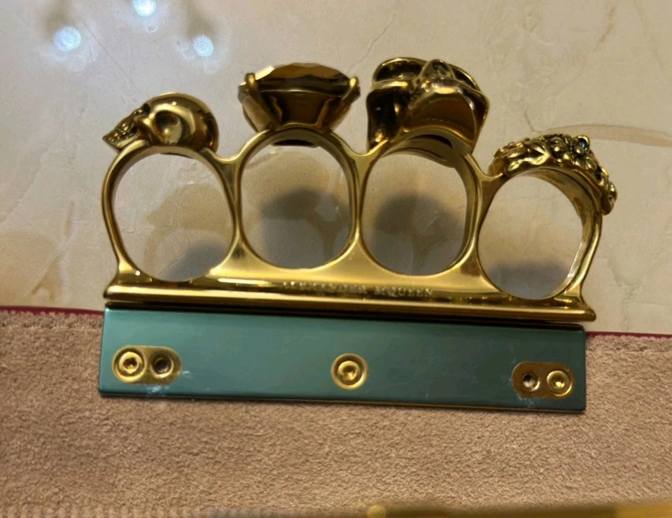 Alexander McQueen Red Croc Embossed Leather Jeweled Skull Knuckle Clutch - Image 4 of 4