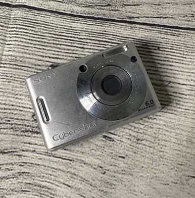 SONY Cyber-shot DSC-W30 デジタルカメラ 本体 Sony Cyber-Shot DSC-W30 6.0MP Digital Camera - Silver - FOR PARTS