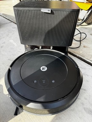 iRobot RCC-Y1 Roomba Vacuum 2 Essential Robot W/ AutoEmpty Dock  ADO-N1