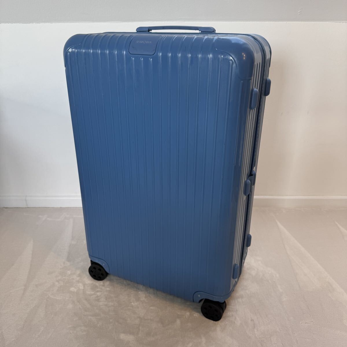 Rimowa Essential Check In L 85L Blue 4-wheels Carry Case Suitcase
