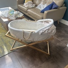 Mothercare Mosses Basket Cot Crib with Stand and 2 Fitted Sheets