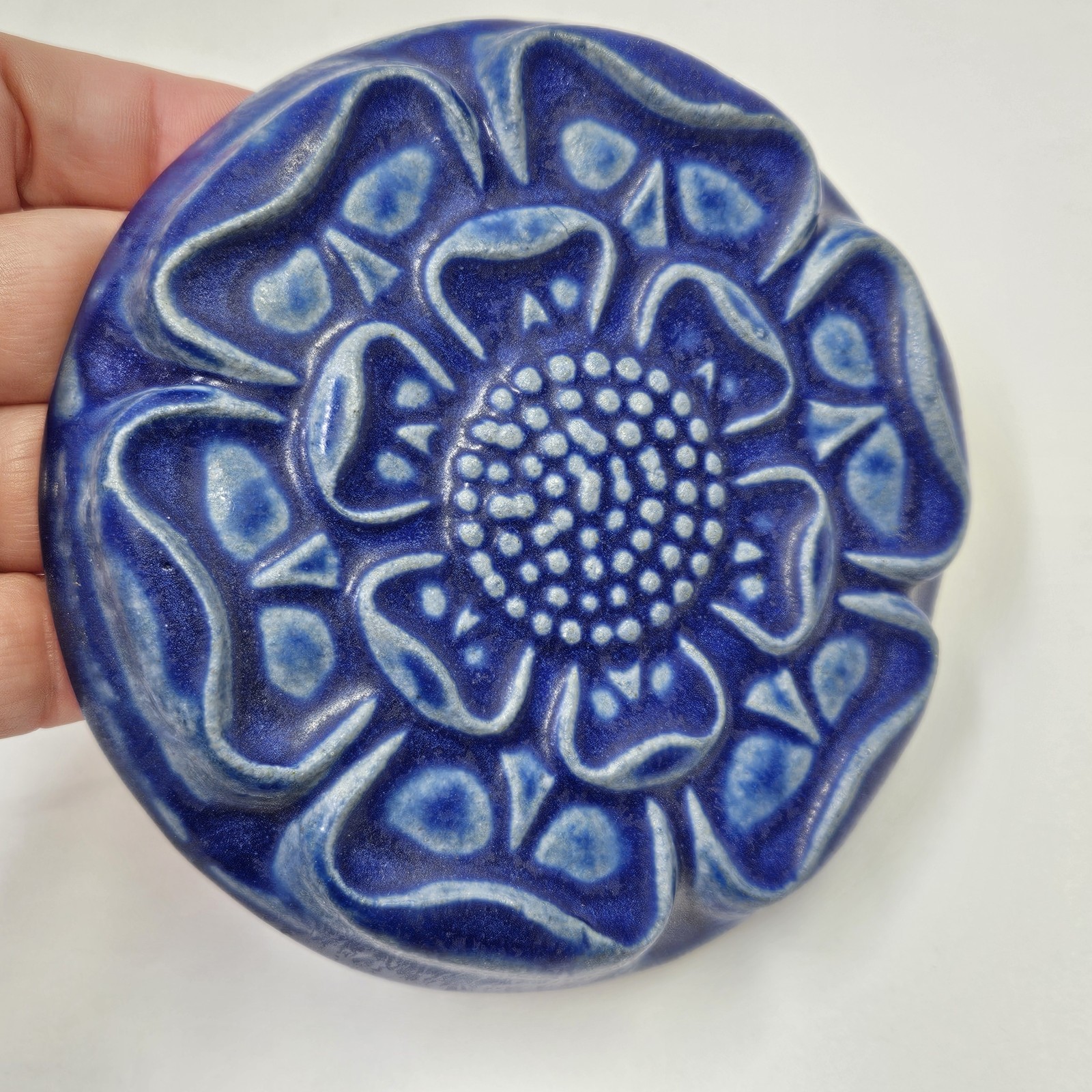 Pewabic Pottery Tile Round Matte Blue Flower 2006 Detroit Arts & Crafts Style
